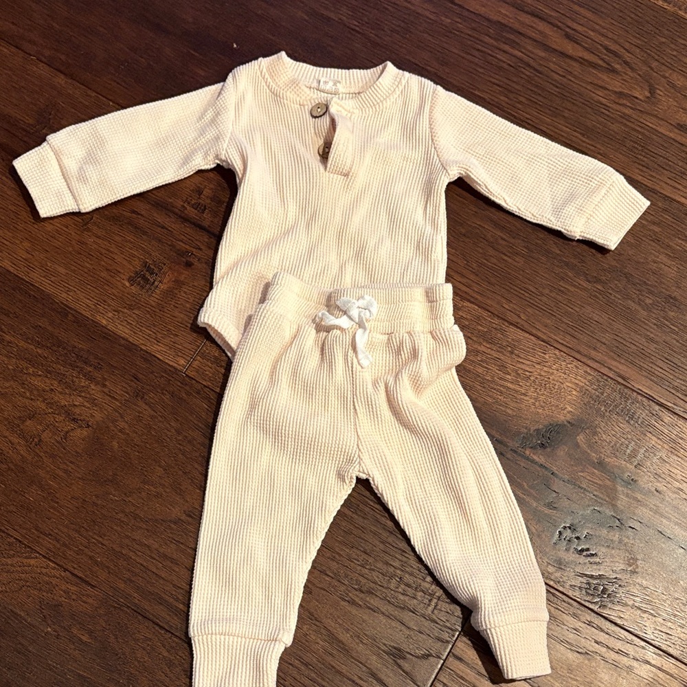 Cream waffle knit set. 6 months